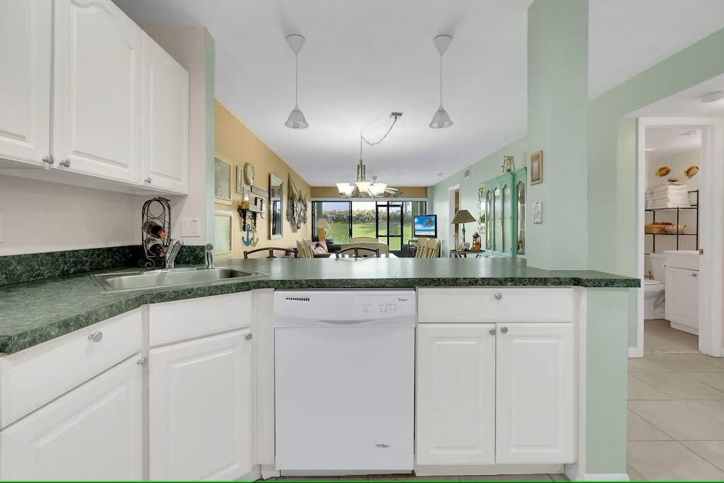 10102 S Ocean Drive, Unit 107, Jensen Beach, FL 34957 Photo