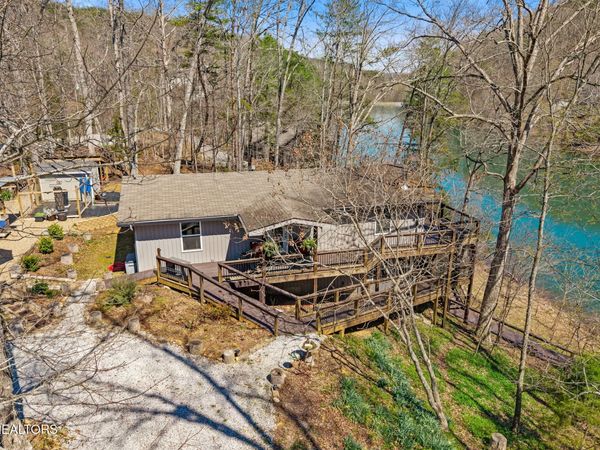 124 Peninsula Rd, Madisonville, TN 37354