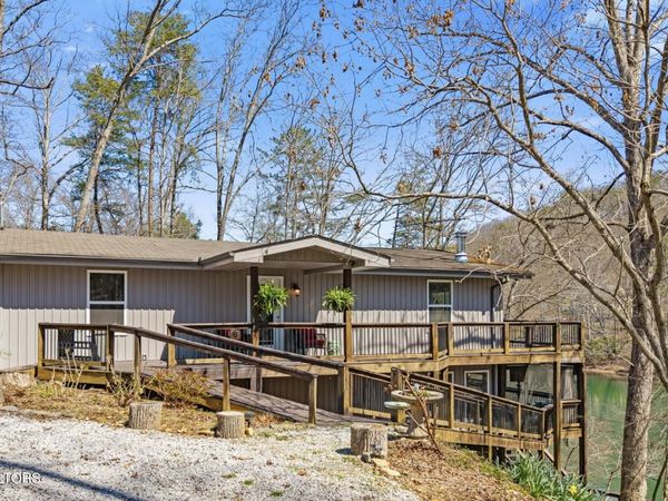 124 Peninsula Rd, Madisonville, TN 37354