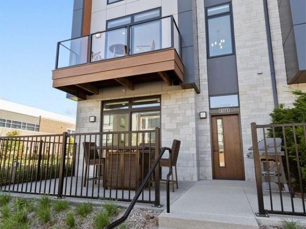 1071 BROOKWOOD DRIVE, Green Bay, WI 54304