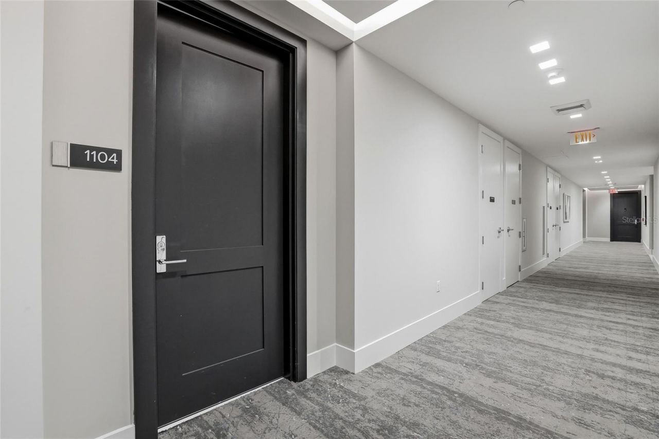 301 1st Street S, Unit 1104, Saint Petersburg, FL 33701 Photo