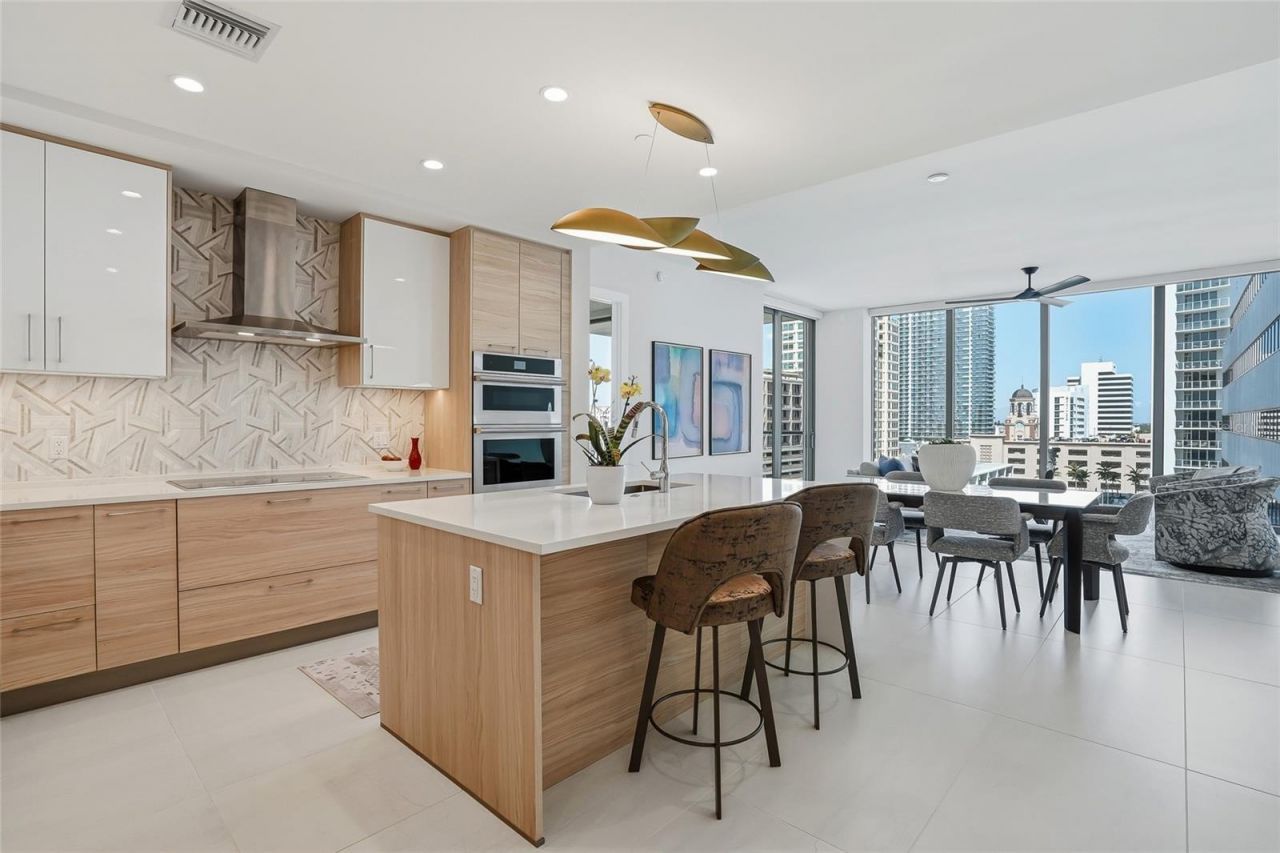 301 1st Street S, Unit 1104, Saint Petersburg, FL 33701 Photo