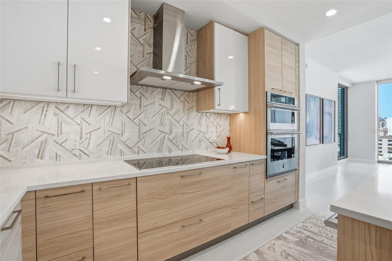 301 1st Street S, Unit 1104, Saint Petersburg, FL 33701 Photo