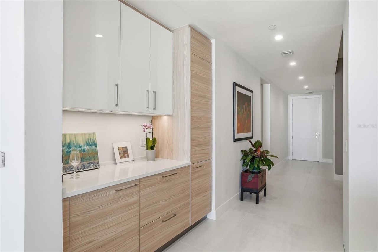 301 1st Street S, Unit 1104, Saint Petersburg, FL 33701 Photo