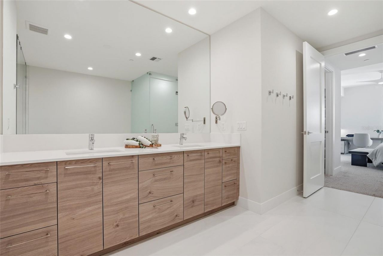 301 1st Street S, Unit 1104, Saint Petersburg, FL 33701 Photo