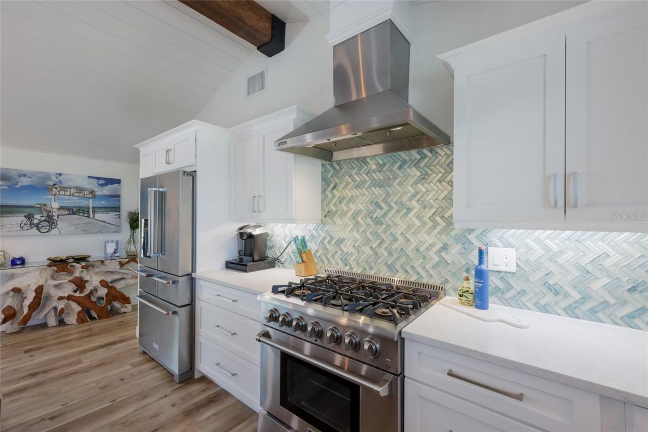 517 70th Street, Holmes Beach, FL 34217 Photo