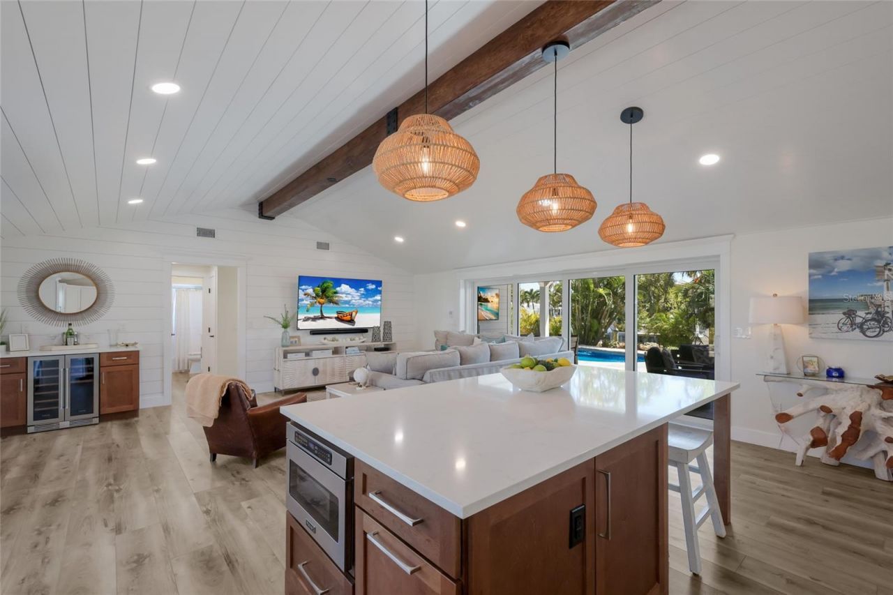 517 70th Street, Holmes Beach, FL 34217 Photo