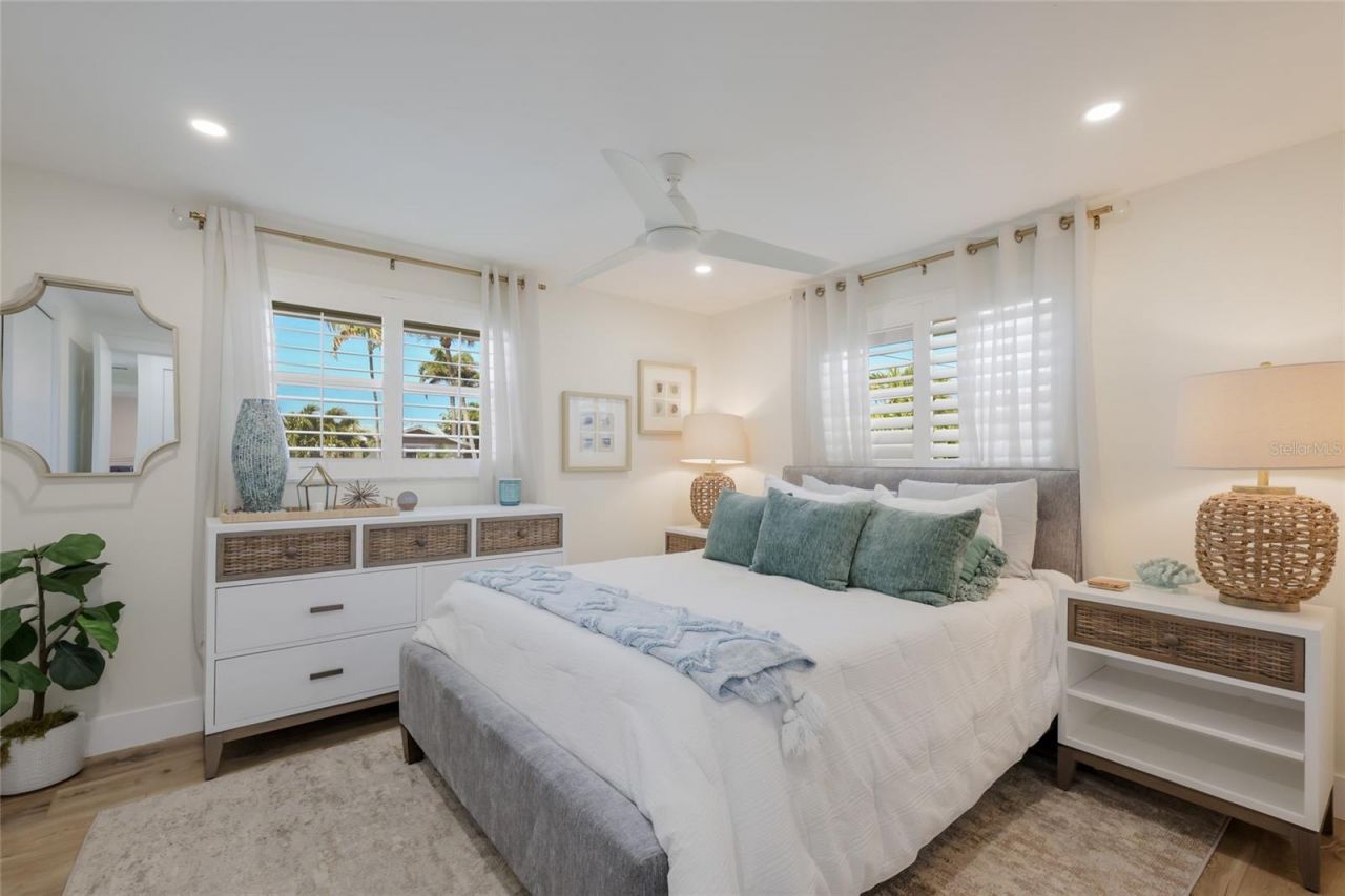 517 70th Street, Holmes Beach, FL 34217 Photo