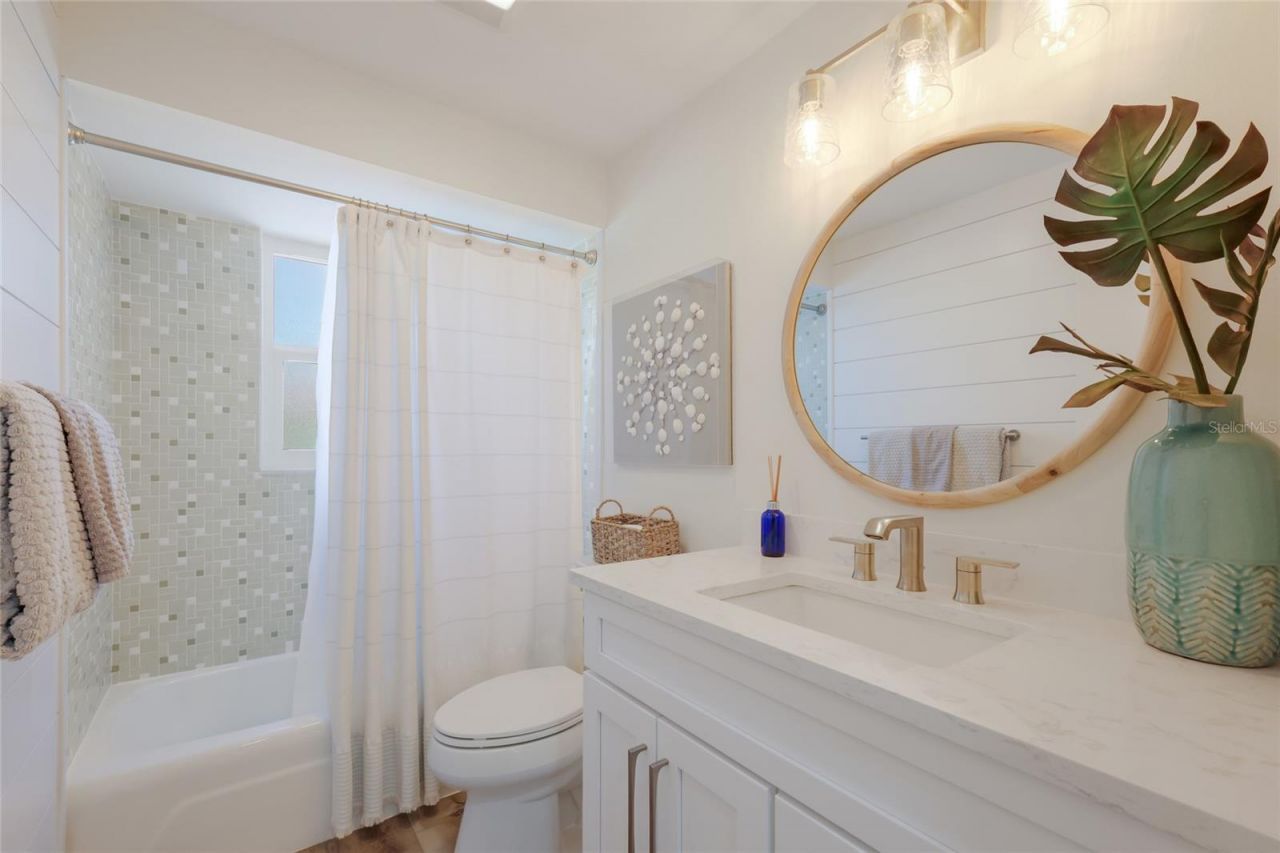 517 70th Street, Holmes Beach, FL 34217 Photo