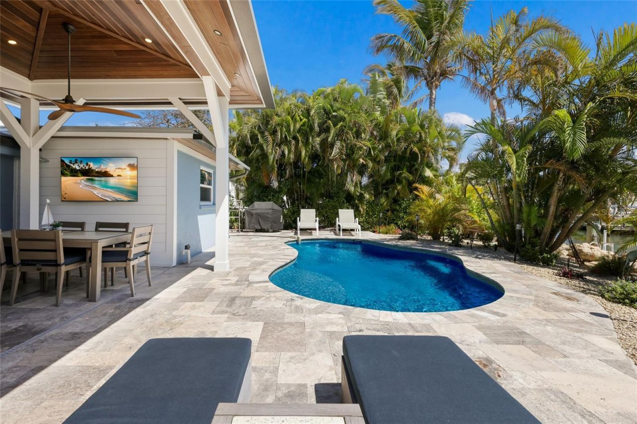 517 70th Street, Holmes Beach, FL 34217 Photo