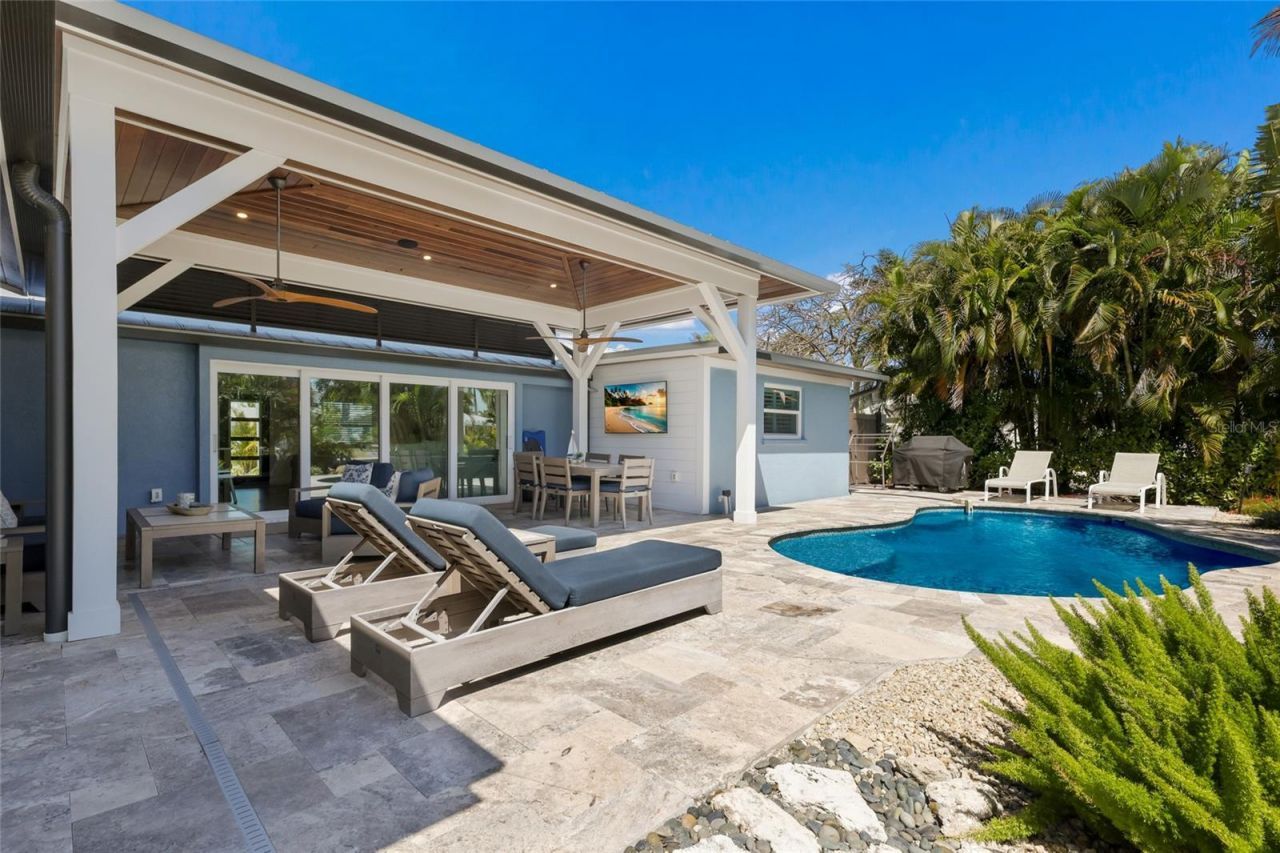 517 70th Street, Holmes Beach, FL 34217 Photo