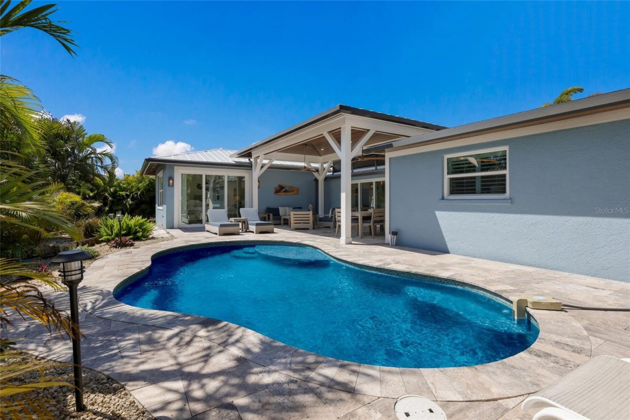 517 70th Street, Holmes Beach, FL 34217 Photo