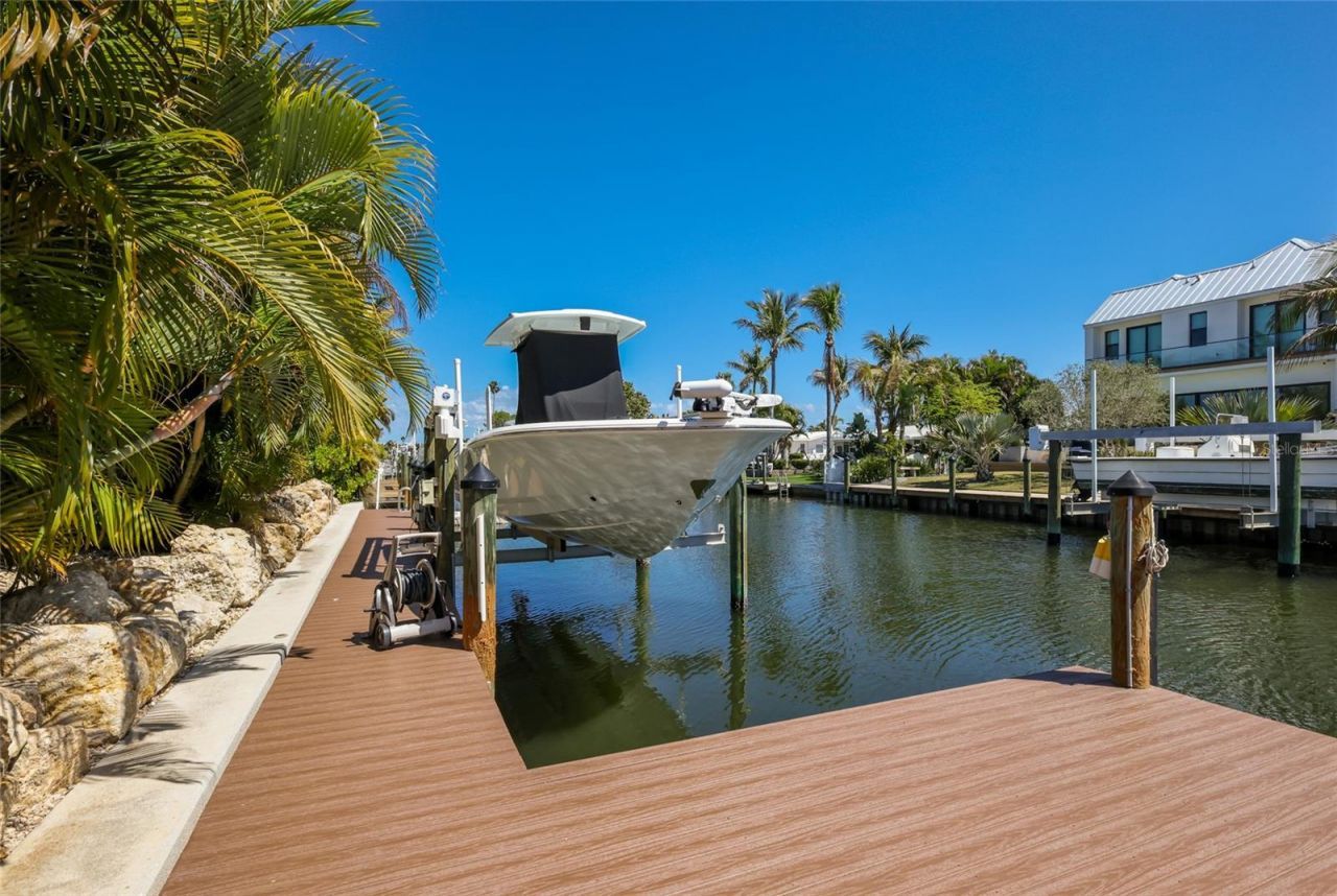 517 70th Street, Holmes Beach, FL 34217 Photo