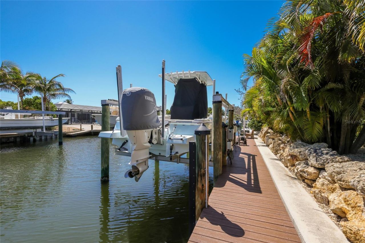 517 70th Street, Holmes Beach, FL 34217 Photo