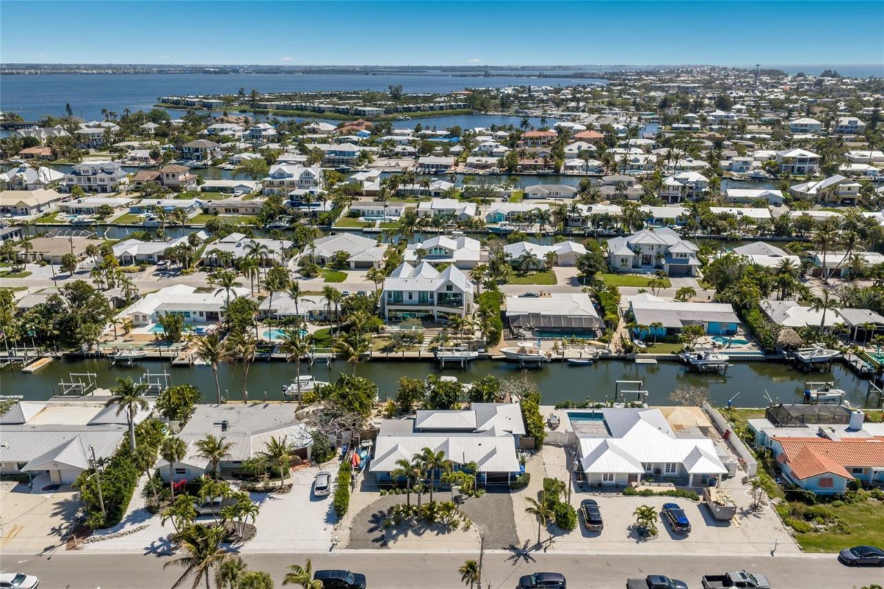 517 70th Street, Holmes Beach, FL 34217 Photo