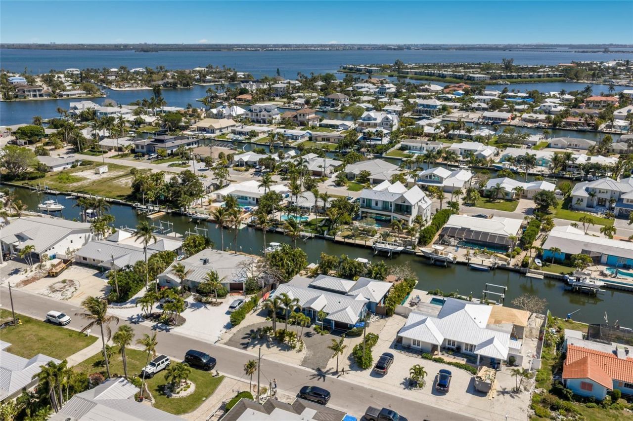 517 70th Street, Holmes Beach, FL 34217 Photo