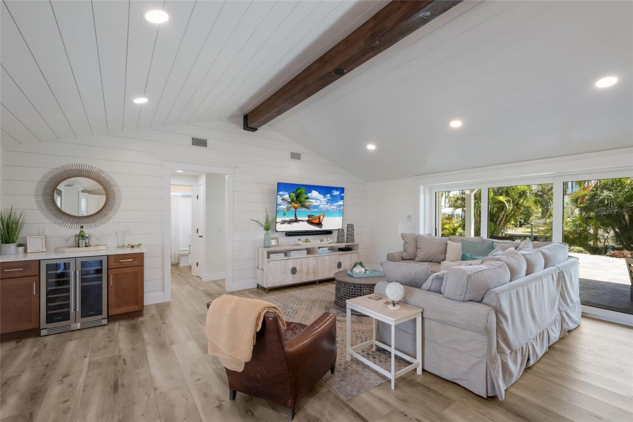 517 70th Street, Holmes Beach, FL 34217 Photo