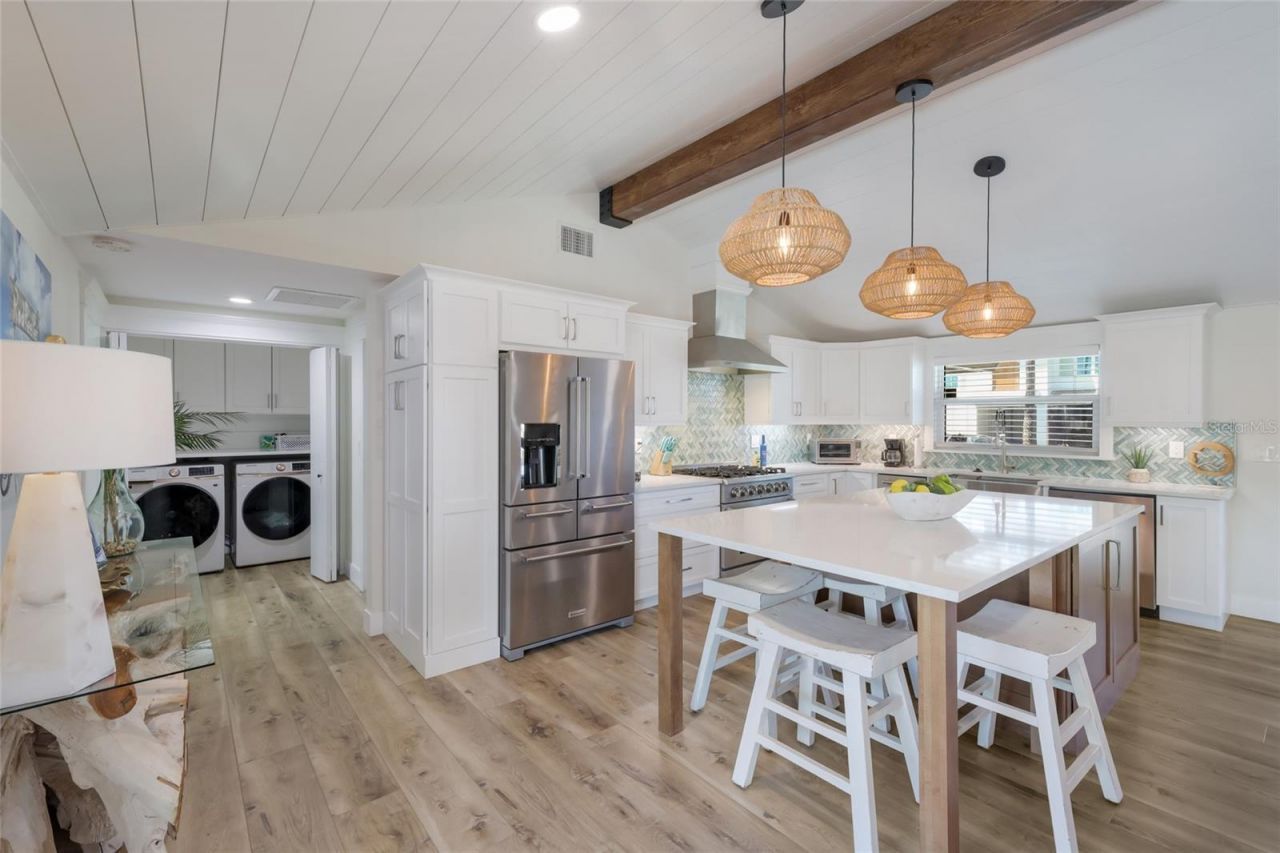 517 70th Street, Holmes Beach, FL 34217 Photo