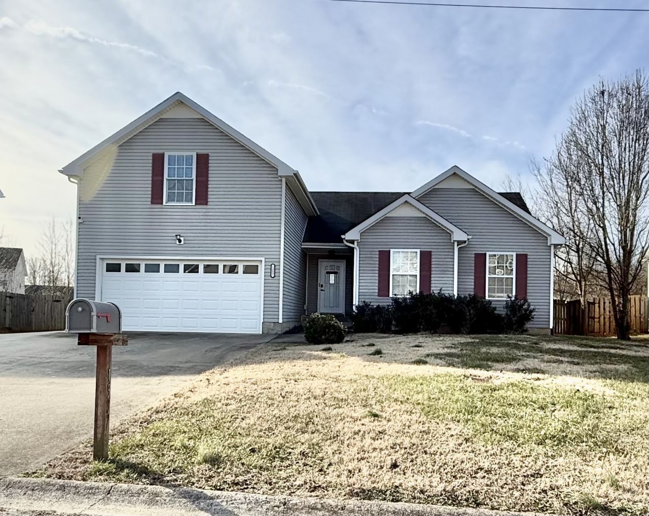 1337 Loren Cir, Clarksville, TN 37042 Main Photo