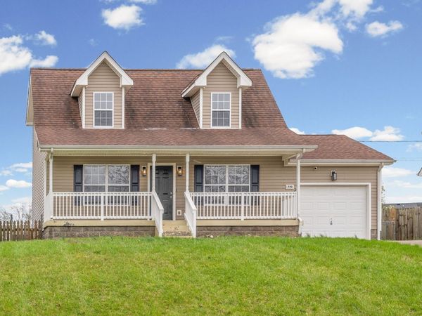 220 Senator Dr, Clarksville, TN 37042