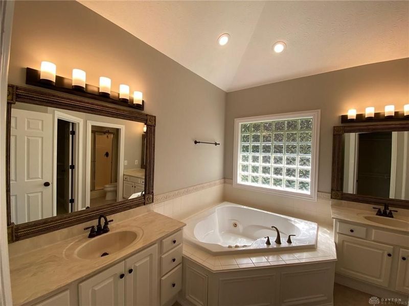 5665 Stone Lake Drive, Dayton, OH 45429 Photo 18