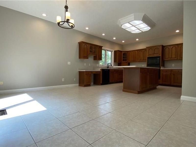 5665 Stone Lake Drive, Dayton, OH 45429 Photo 2