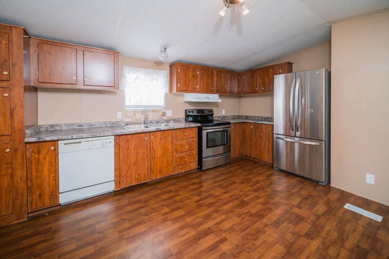 1701 Crystal Lake Dr. Photo 12