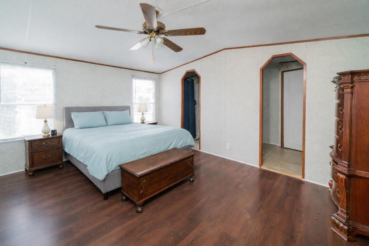 1701 Crystal Lake Dr. Photo 14