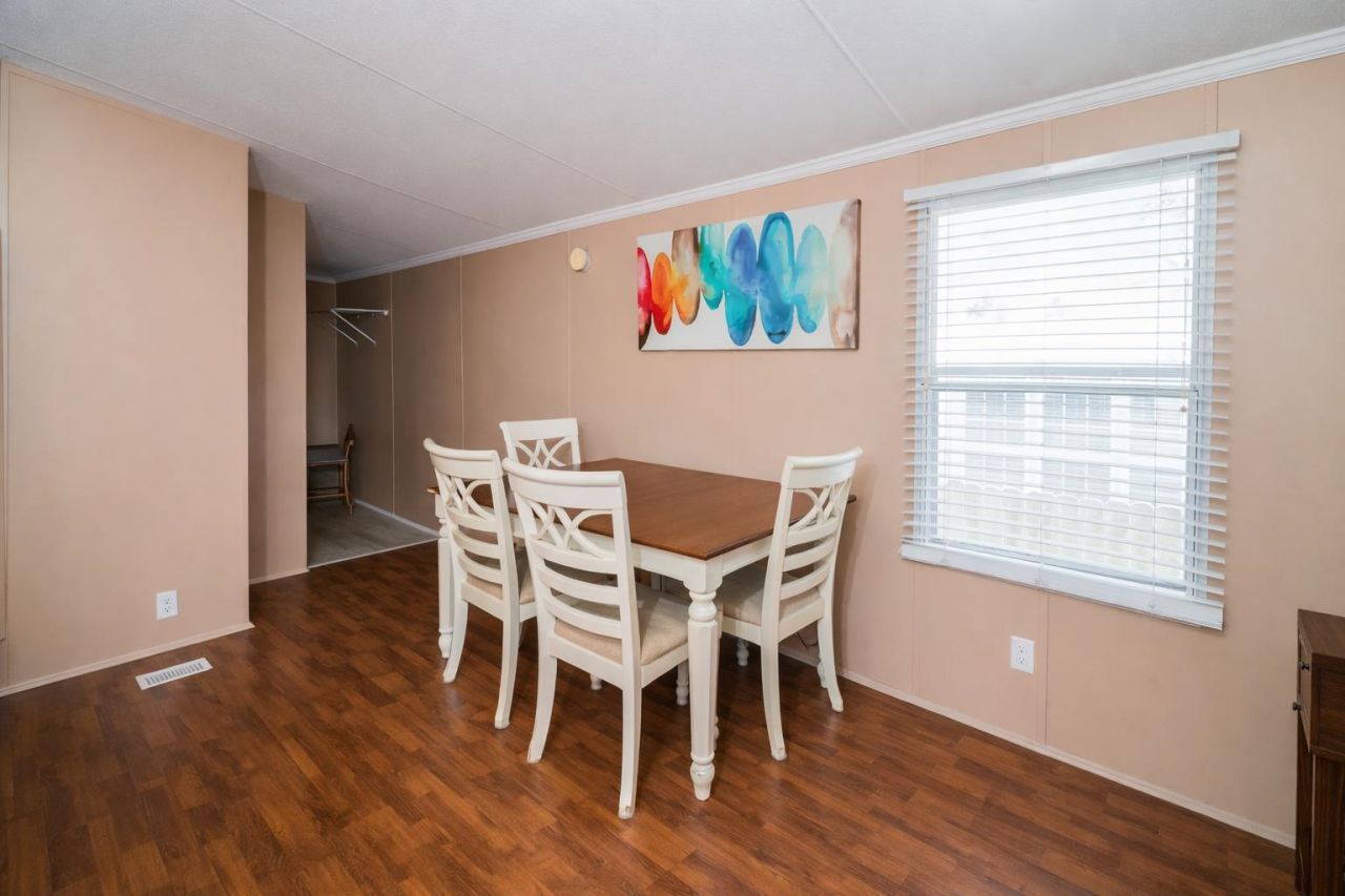 1701 Crystal Lake Dr. Photo 16