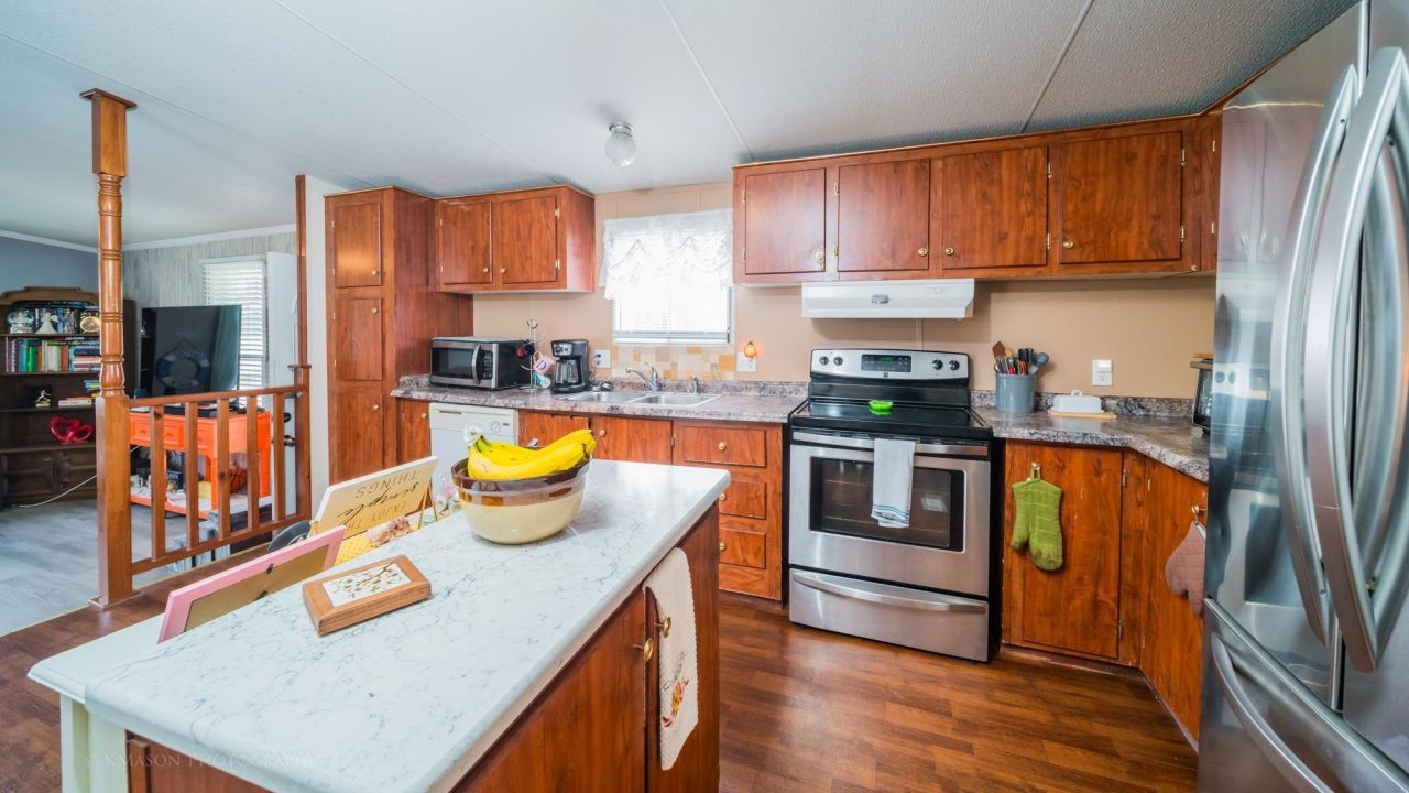 1701 Crystal Lake Dr. Photo 19