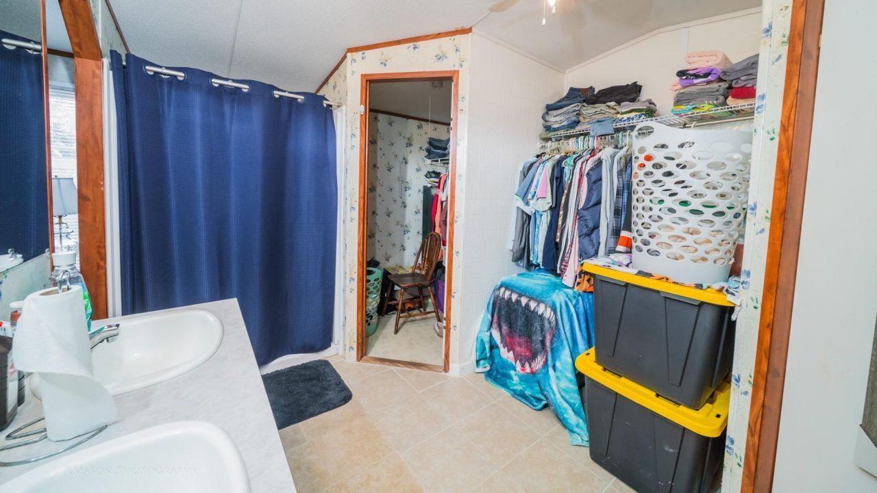 1701 Crystal Lake Dr. Photo 22