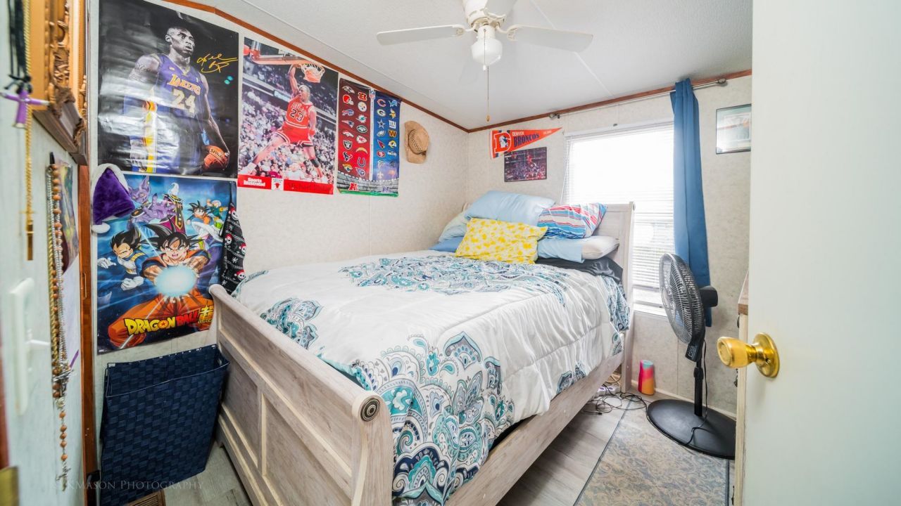 1701 Crystal Lake Dr. Photo 24