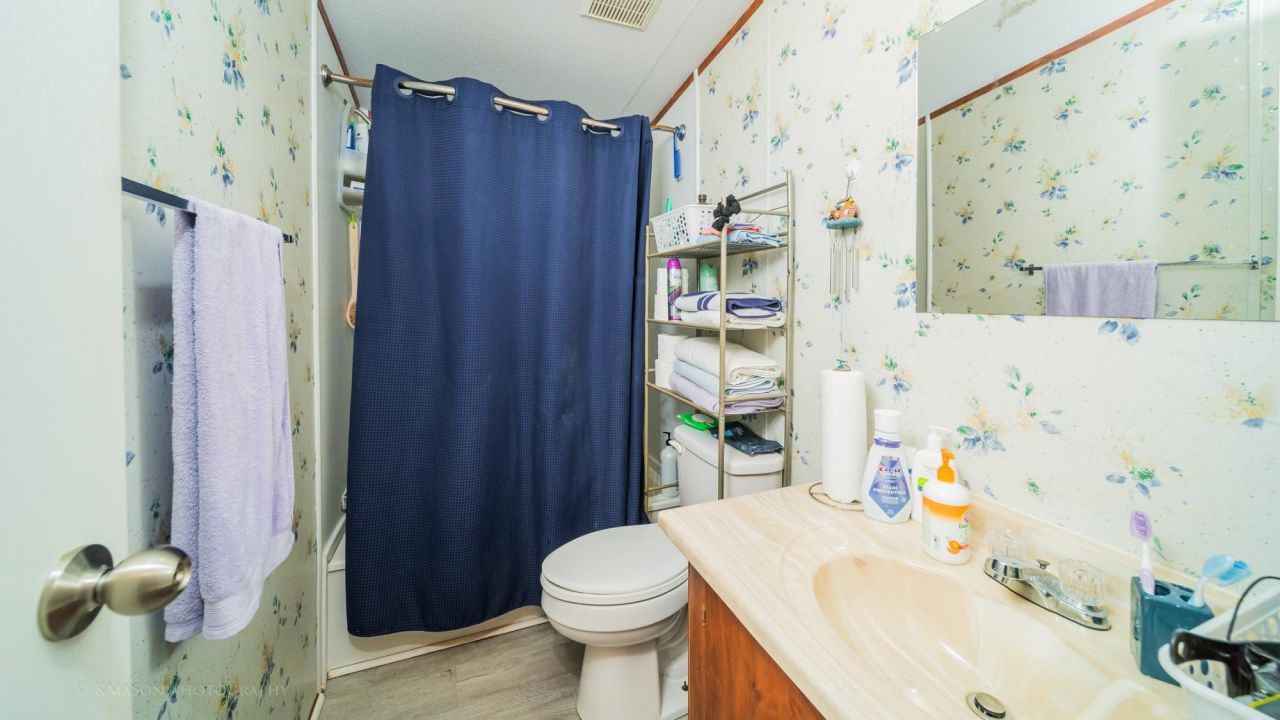 1701 Crystal Lake Dr. Photo 25