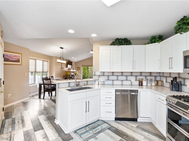 2813 N Bender Avenue, Akron, OH 44319 Photo 10