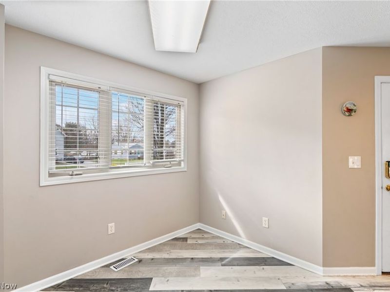 2813 N Bender Avenue, Akron, OH 44319 Photo 18