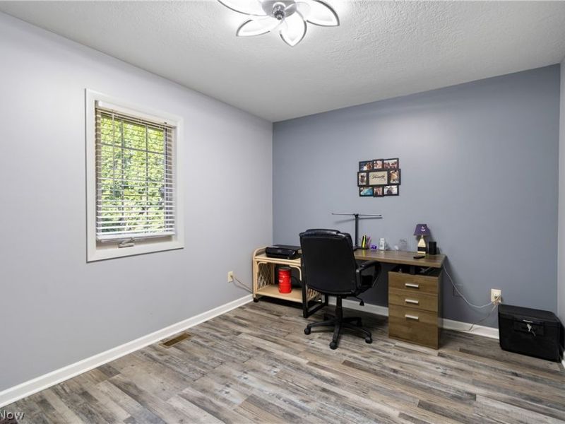 2813 N Bender Avenue, Akron, OH 44319 Photo 20