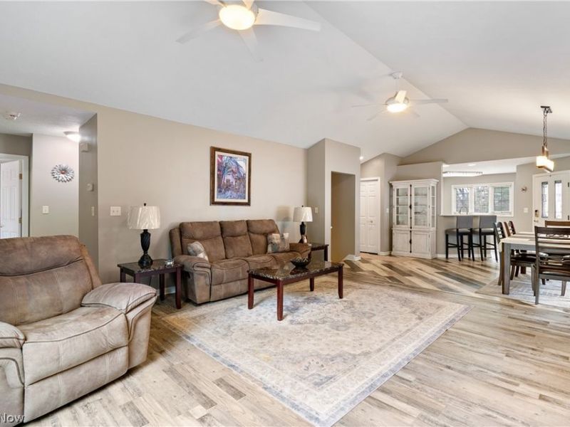 2813 N Bender Avenue, Akron, OH 44319 Photo 6