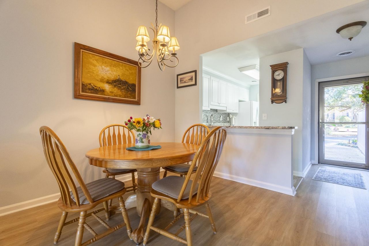 177 Club Circle Photo 17