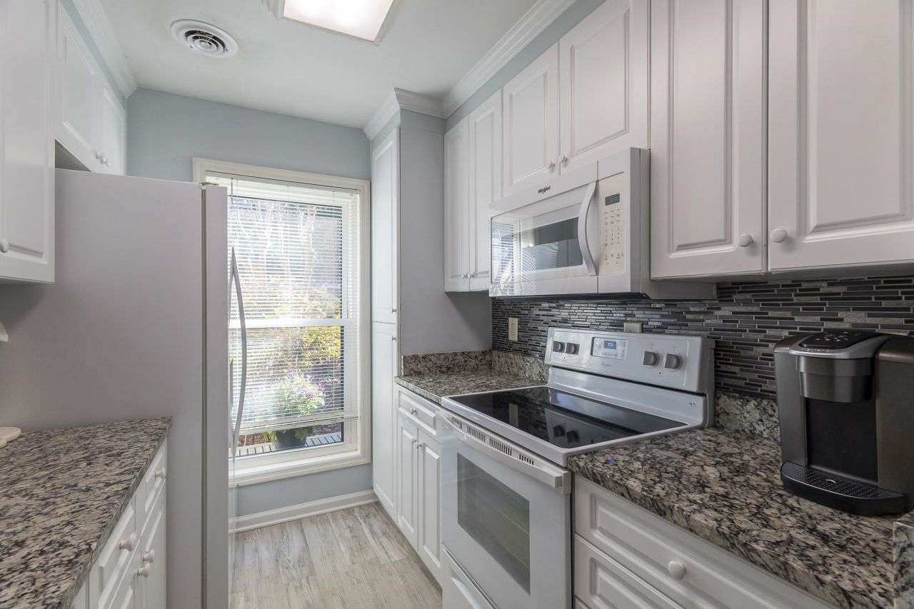 177 Club Circle Photo 19