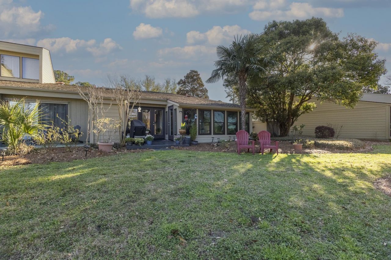 177 Club Circle Photo 8