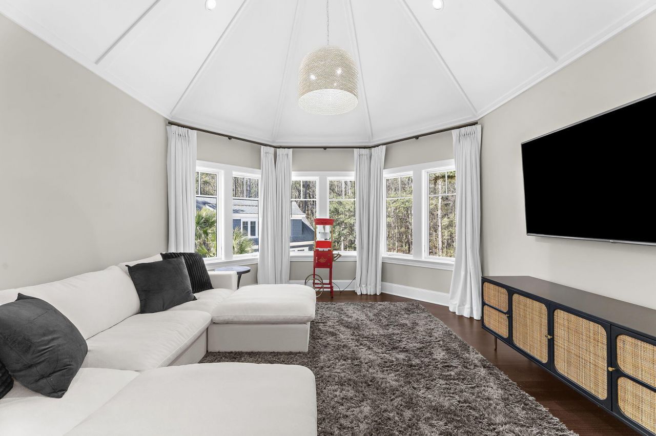 150 Royal Assembly Drive Photo 40