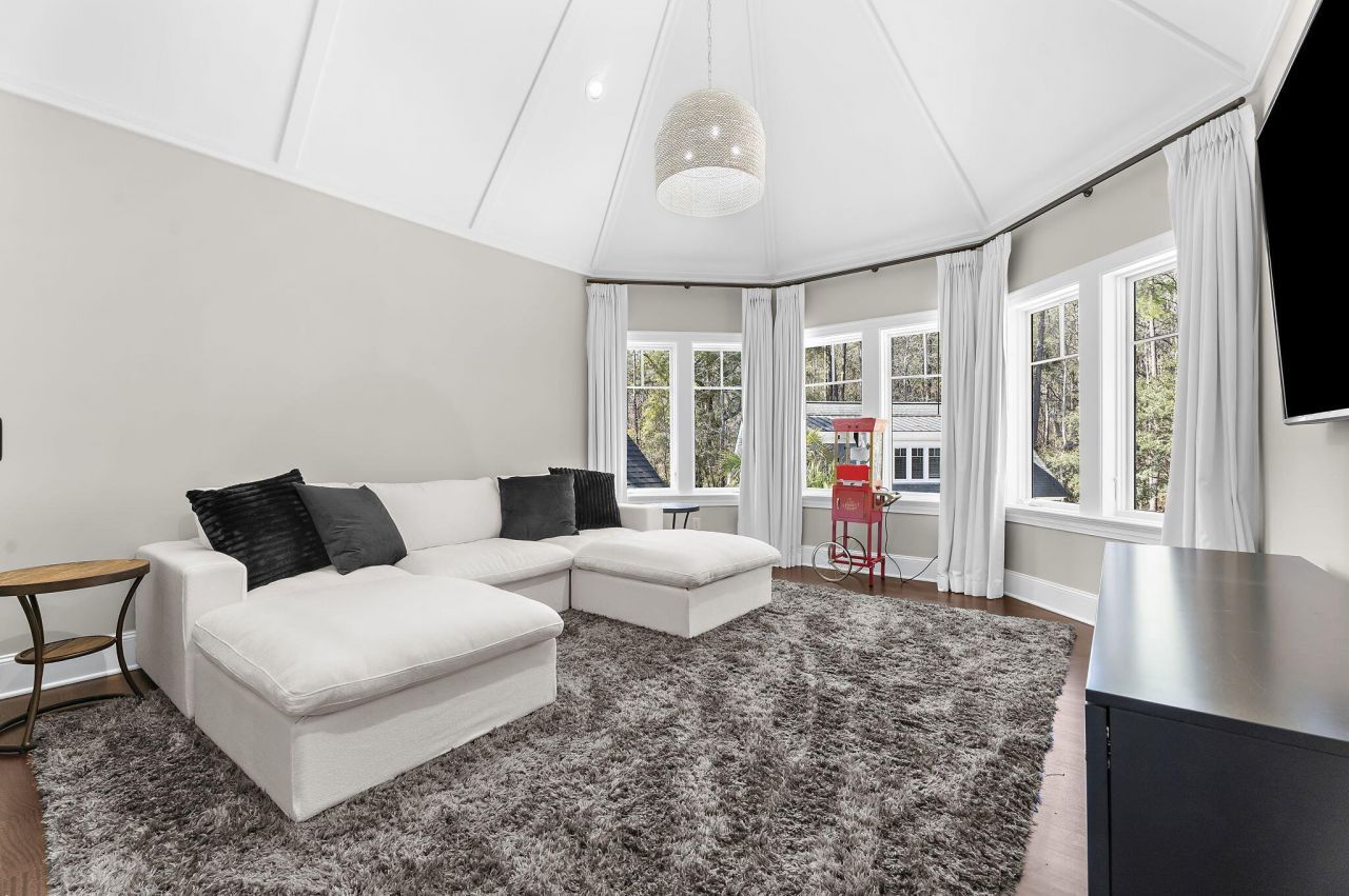 150 Royal Assembly Drive Photo 41