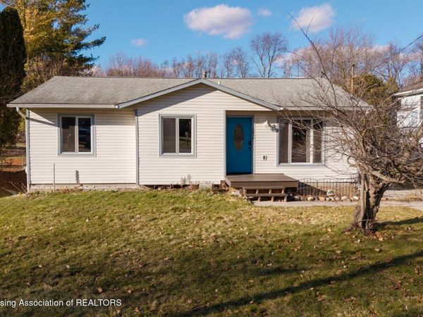 2127 Robinson Road, Lansing, MI 48910
