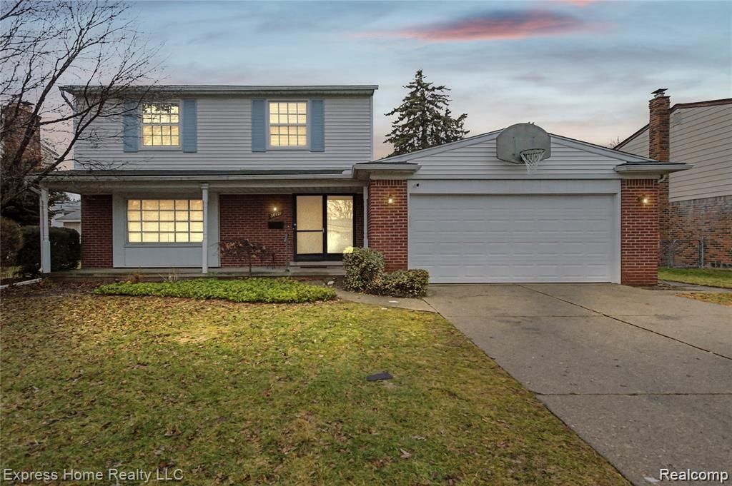 30121 Woodhouse Drive, Warren, MI 48092 Main Photo