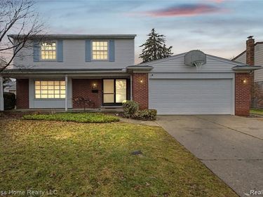 30121 Woodhouse Drive, Warren, MI 48092