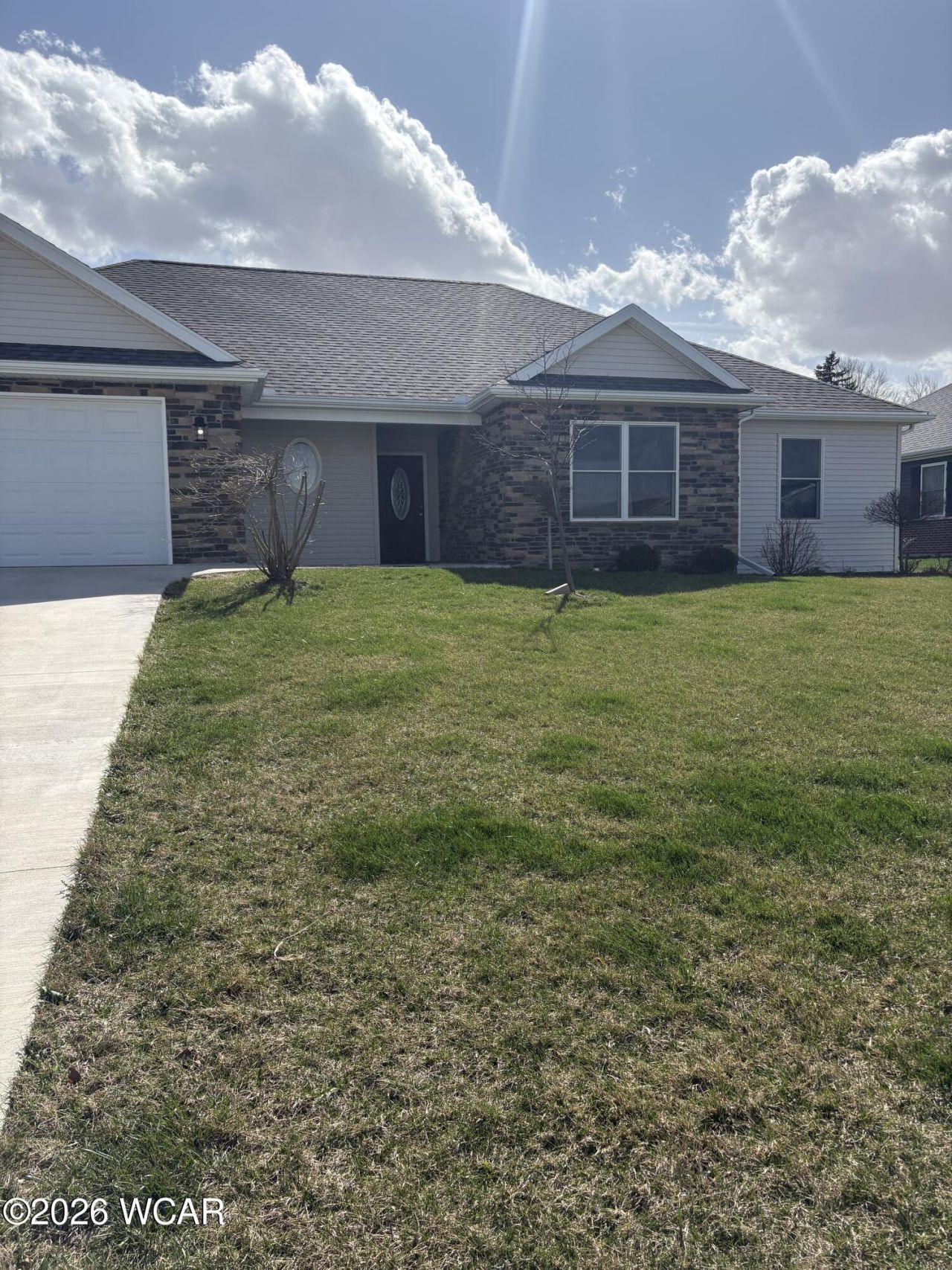109 Bluegrass Drive, Wapakoneta, OH 45895 Main Photo