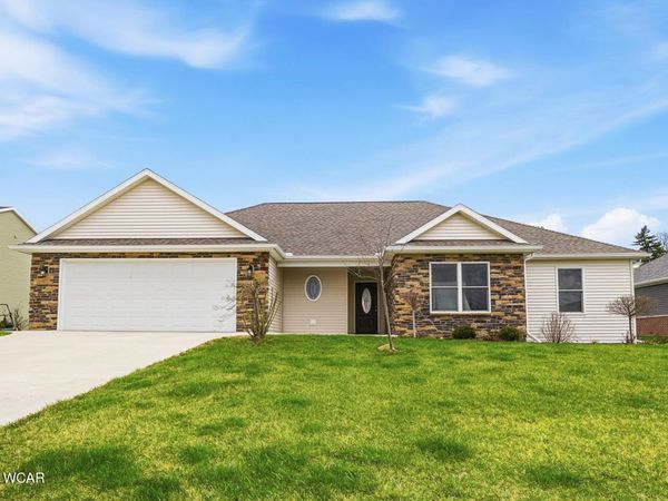 109 Bluegrass Drive, Wapakoneta, OH 45895