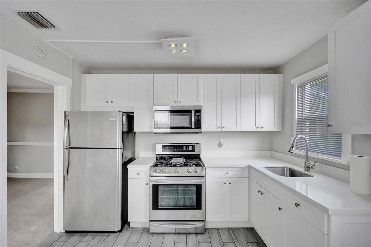 924 Mcintosh Street , West Palm Beach, FL 33405 Photo