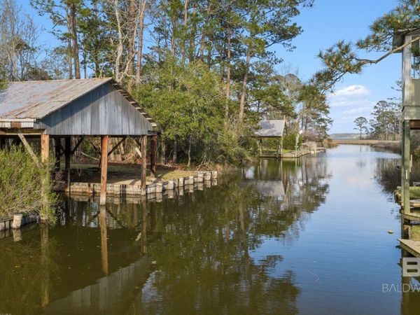 10225 Bayou Circle, Fairhope, AL 36532