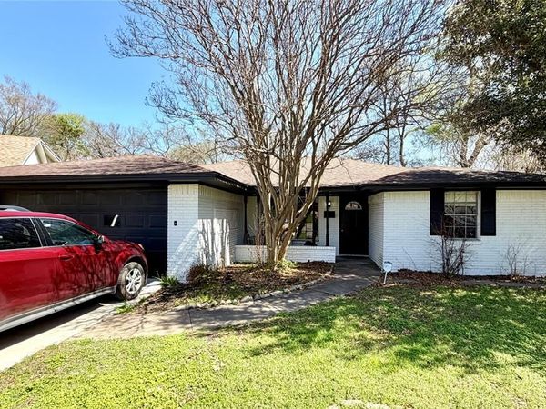 439 Shorewood Drive , Duncanville, TX 75116